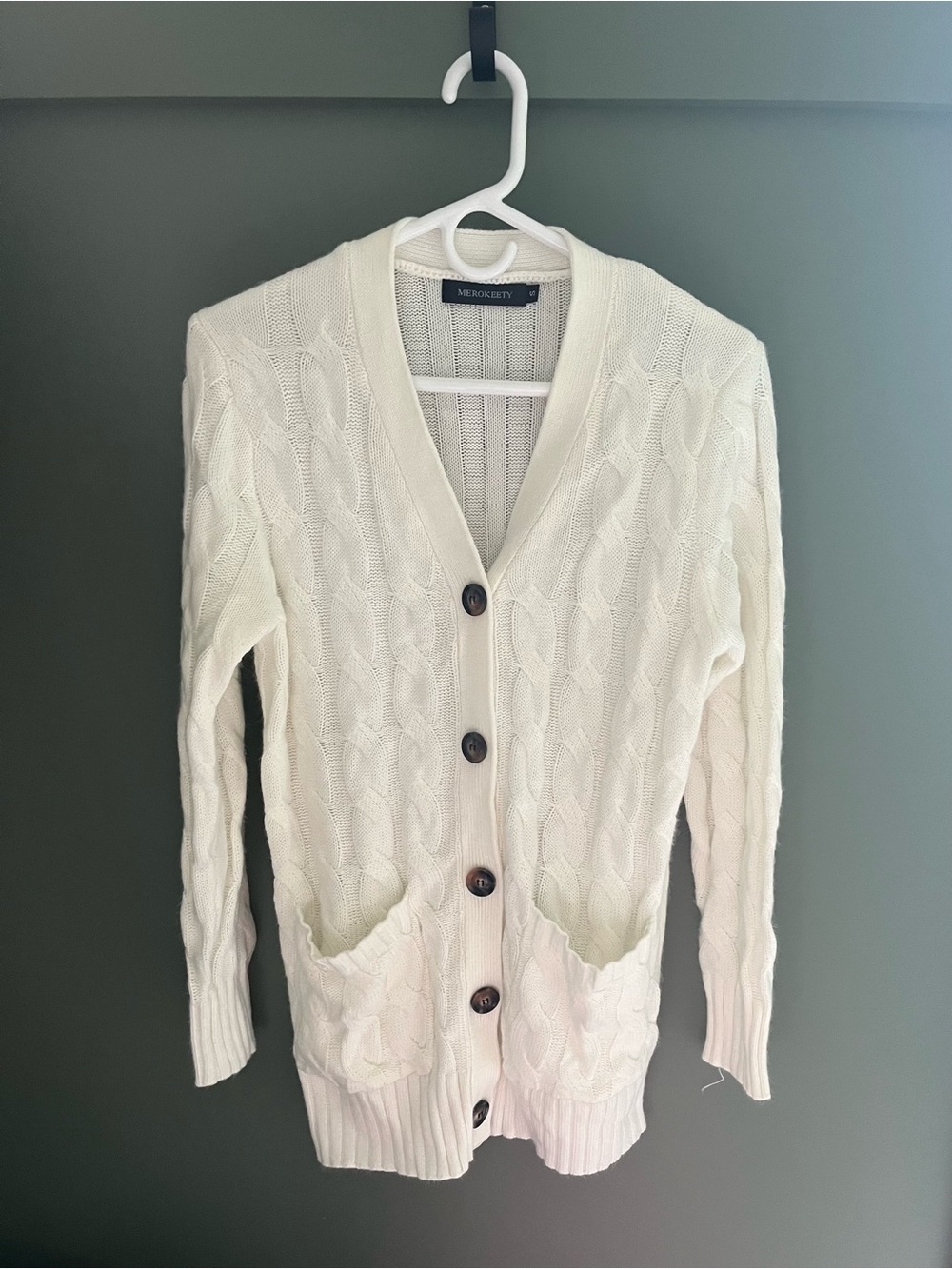 Merokeety Ivory Cable-Knit Button Cardigan